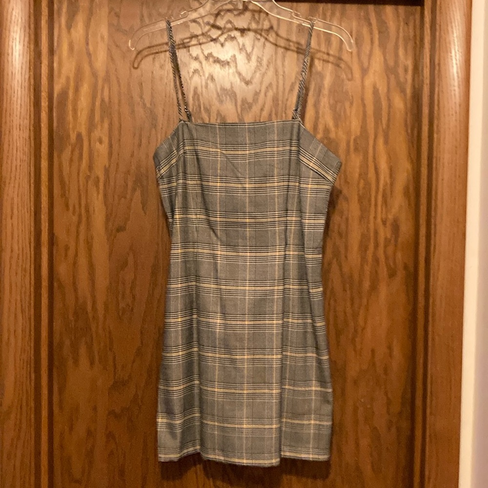 Forever 21 Glen Plaid in black, white and Gold dress. Size M.
